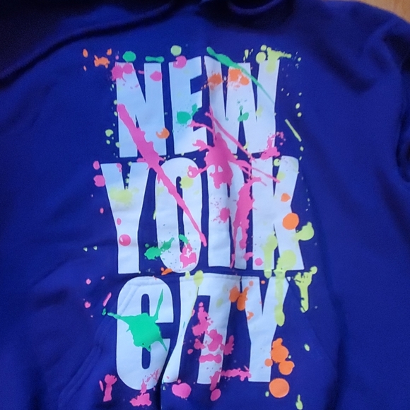 Sweatshirt - Picture 2 of 4